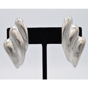 TAT Vintage Clip On Earrings Chunky Silver Brushed Silver Signed NOS 1980s BinAA